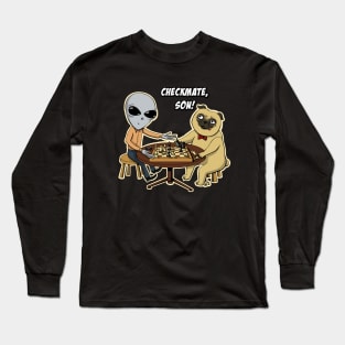 Pug checkmated grey alien Long Sleeve T-Shirt